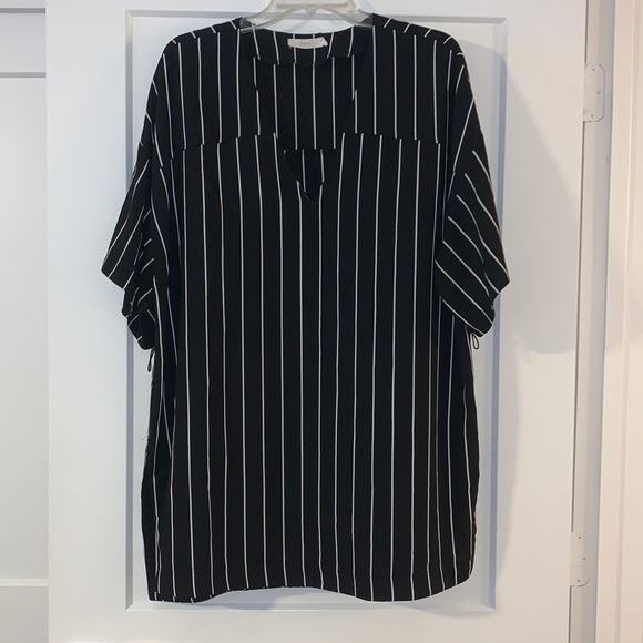 Black and white strapped tunic - Picture 1 of 6